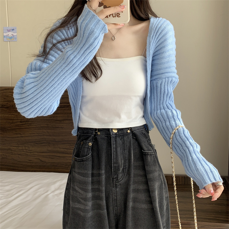 Student long-sleeved knitted cardigan women's autumn tops lazy 2022 new Korean version slim fit and slim all-match ins