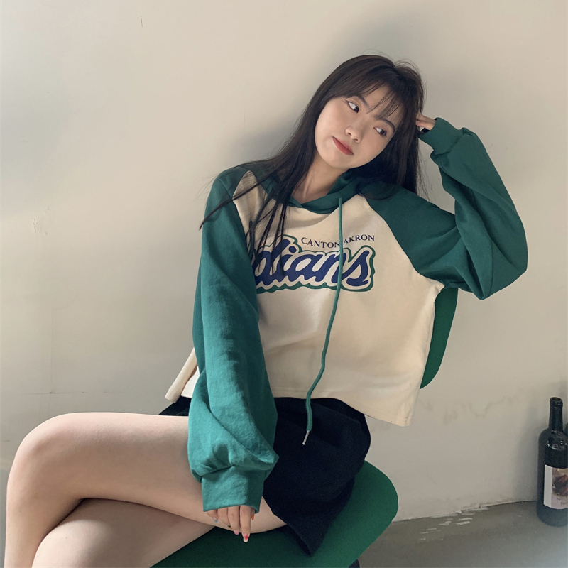Korean style ins raglan sleeves hooded sweater women's early spring and autumn thin section design sense niche loose BF short top tide