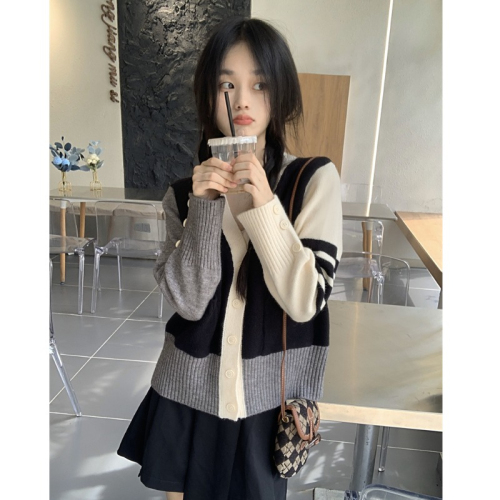 Japanese Lazy Retro Striped Long Sleeve Sweater Women's Autumn and Winter Design Short V-neck Knitted Jacket Top