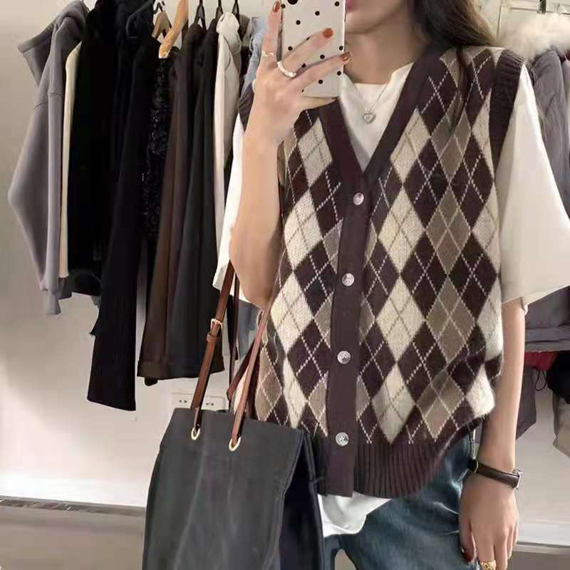 New diamond knitted sweater vest cardigan coat for women in autumn