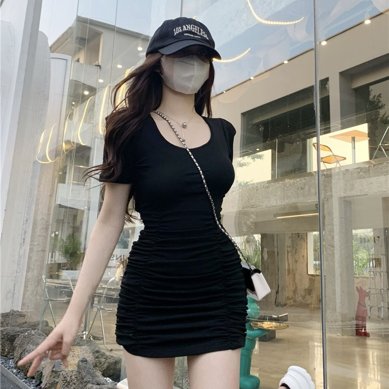 Backless hollow short-sleeved dress for women in summer, hot girl sexy pure lust temperament, tight waist and short hips