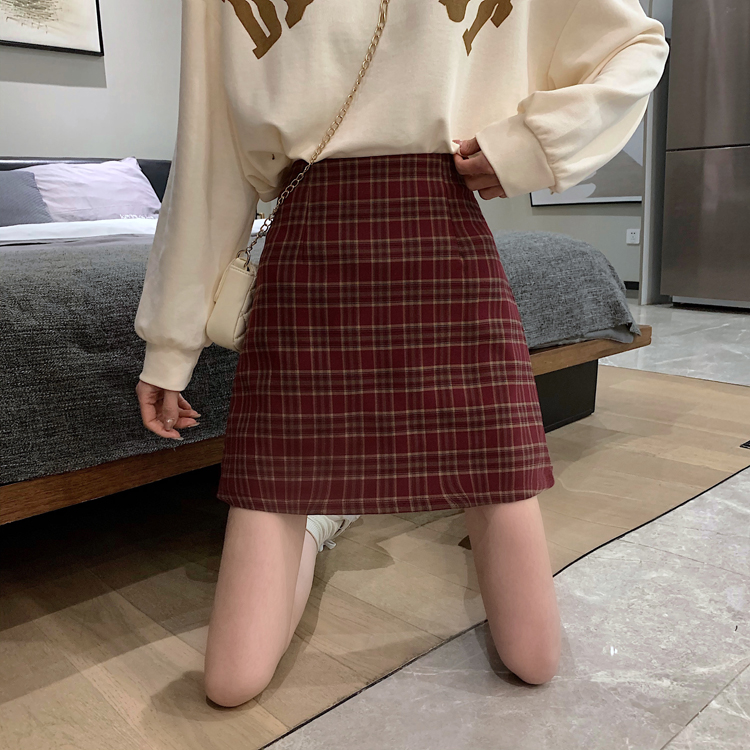 Real price ~ plaid skirt women's 2021 spring high waisted red versatile skirt new slim buttock A-line skirt