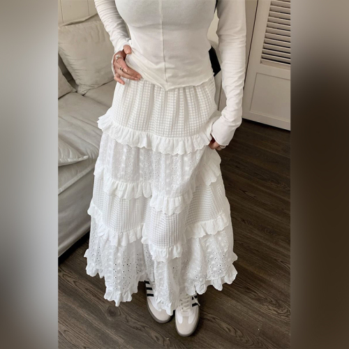 2024 autumn new French niche high-end design women's skirt white crochet high waist a-line skirt cake skirt