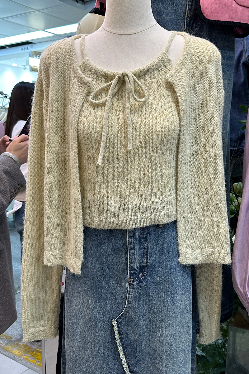 Early spring Korea 2023 new Korean version loose two-piece knitted suspenders + tie sweater solid color