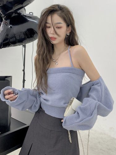 2022 autumn new French style pure style short vest long-sleeved knitted sweater halter camisole suit women