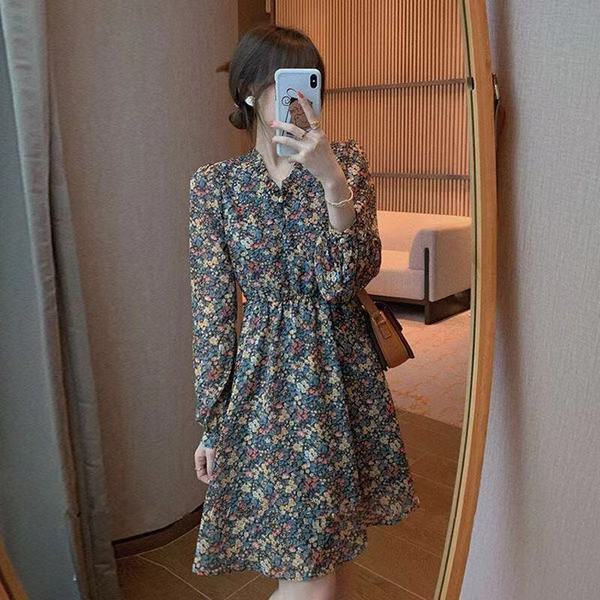 2022 spring, early autumn and winter new Korean style design high waist, thin, long sleeves and bottoming V-neck skirt