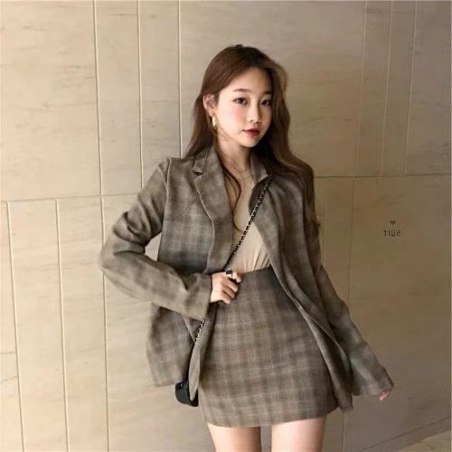 Suit women 2020 spring and autumn new net red small fragrance Korean temperament Plaid suit short skirt two piece suit fashion