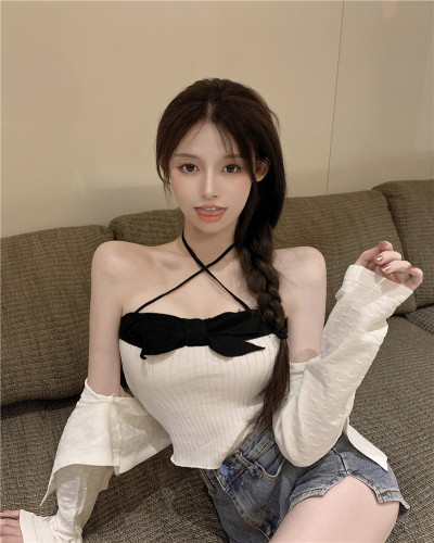 Bow tie hanging neck small suspender in winter, wearing short white knitting outside the bra and bottoming shirt inside, blouse and vest for women