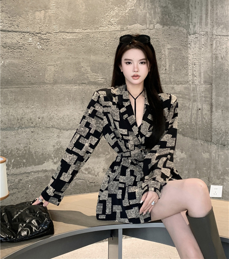 Real price real shot geometric design top fashion suit collar loose pro-fabric attitude queen shirt