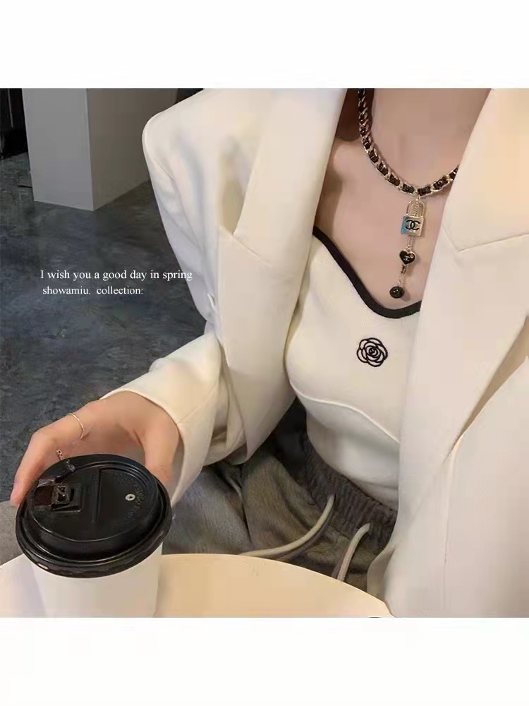 Showamiu Teng Yujia / camellia flower small fragrance sling spring small primer ~ simple and medium, take a little care of the machine!