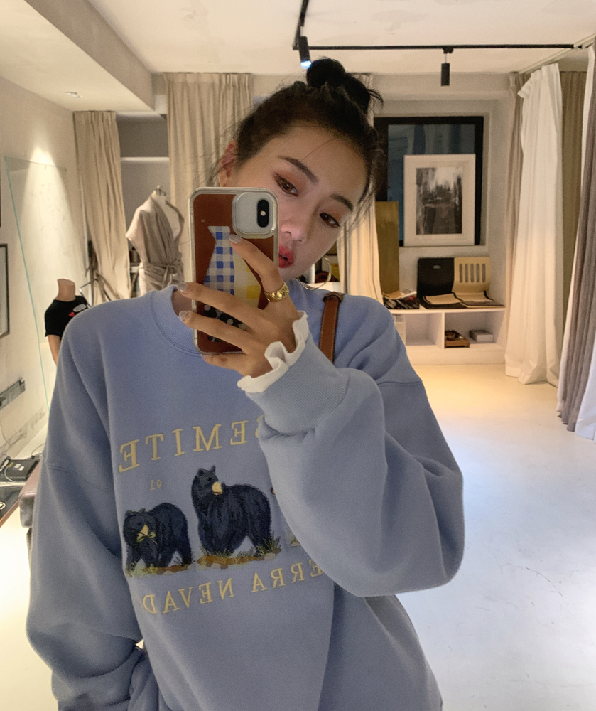 Real shot of new Korean version of plush loose Embroidery Crew Neck BM three bears cartoon sweater women fashion ins in autumn and winter 2020