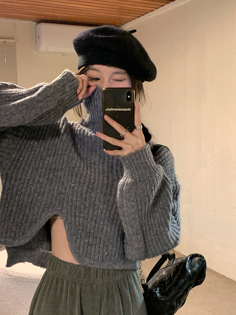 Real price and real shooting high neck knitted short sweater with irregular hem and broken back edge + micro La slit pants