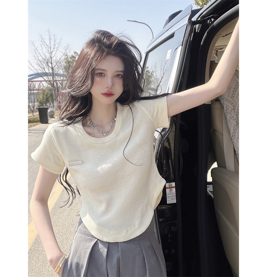 Summer 2022 new T-shirt women's fashion apricot thin short sleeve spice girl short top