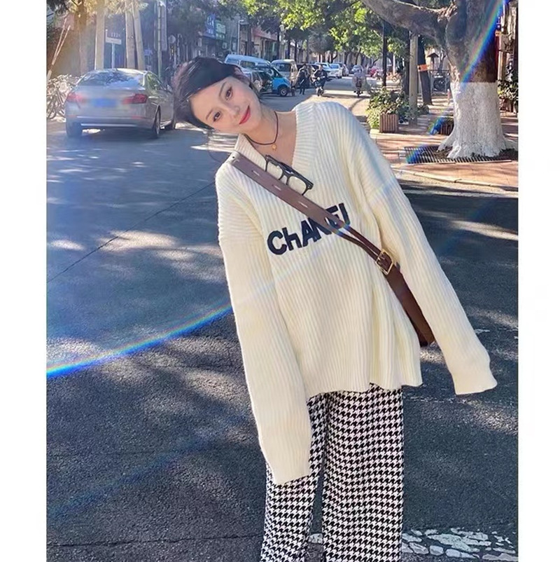 2022 autumn and winter new South Korea Dongdaemun net red sweater rabbit velvet letter jacquard heavy industry cardigan sweater women