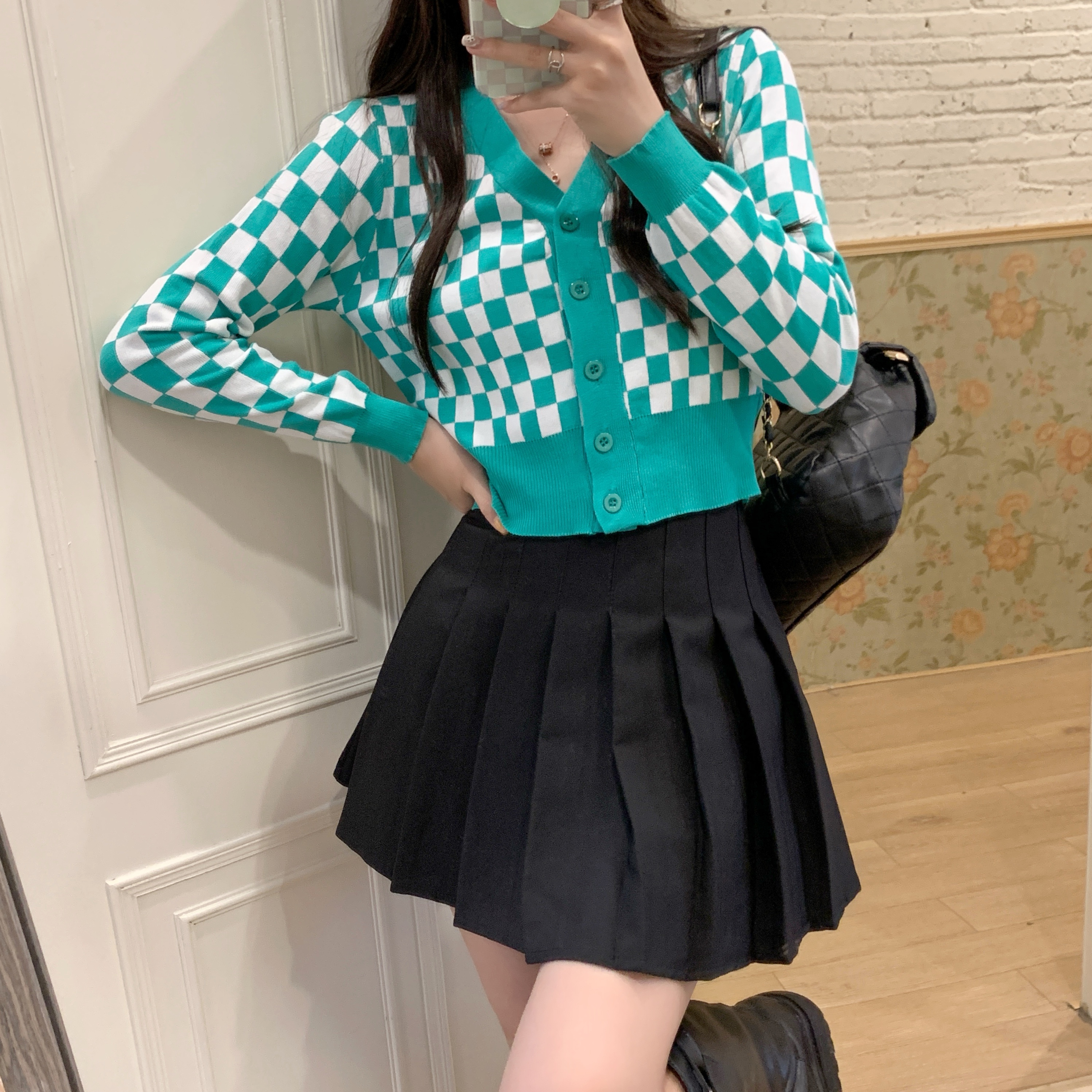 Real shooting and real price early autumn fashion square lattice sweater Korean V-neck color matching short long sleeve blouse women