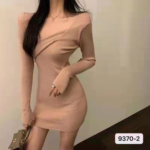 Autumn and winter 2021 Korean sexy slim short skirt temperament knitted solid color buttock bottomed dress