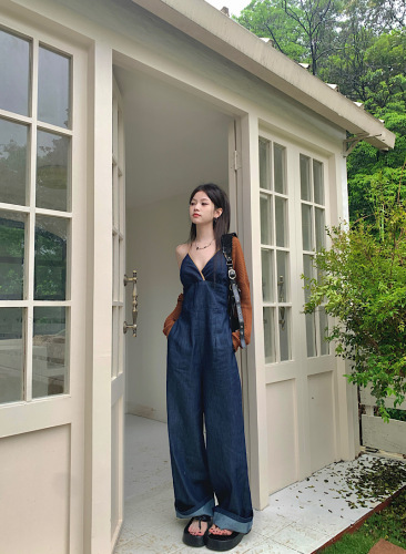 Real shot real price Small sexy sleeveless halterneck suspenders denim jumpsuit + all-match knitted cardigan shawl