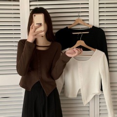 Niche irregular button top women's design sense new spring and autumn thin bottoming shirt short top