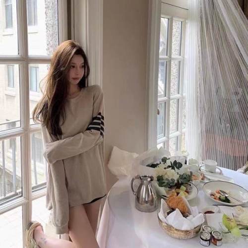 Good morning fan fan contrast sunscreen blouse long sleeve T-shirt women's summer Korean loose thin medium long sweater top fashion