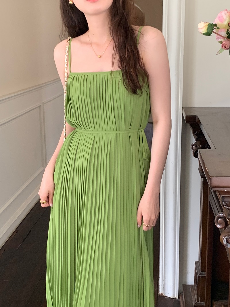 Real shot French holiday wind pressure pleats drape loose straight tube tie waist slimming suspender dress three colors