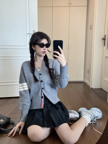 Early autumn preppy style lazy sweater knitted cardigan for women