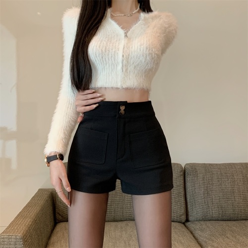 Real price!  New autumn and winter thickened outerwear black elastic high waist slim all-match A-line suit shorts