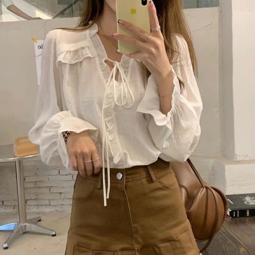 Temperament gentle V-neck lace shirt women's loose strap bell sleeve chic long-sleeved top 2023 spring new