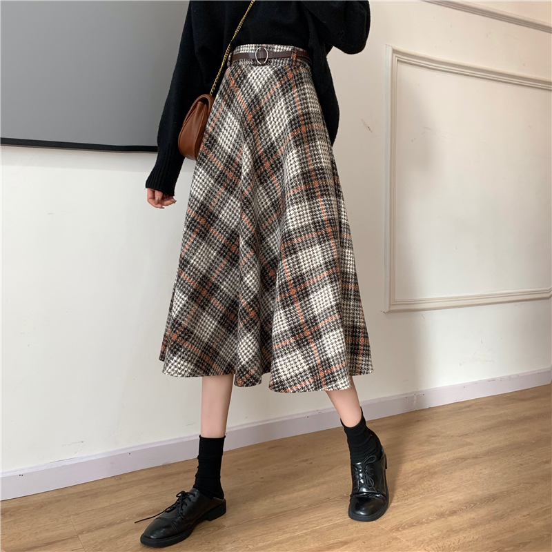 Real price ~ medium and long skirt women's Woolen A-shaped umbrella skirt with loose waist and thin lattice