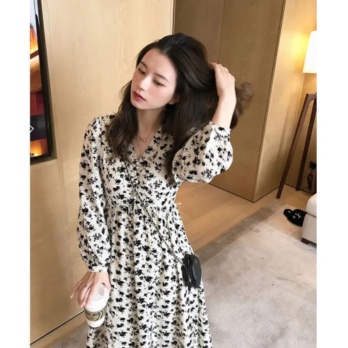 High-end Hepburn style long-sleeved floral dress women's spring and autumn  new v-neck small high waist bottoming long skirt