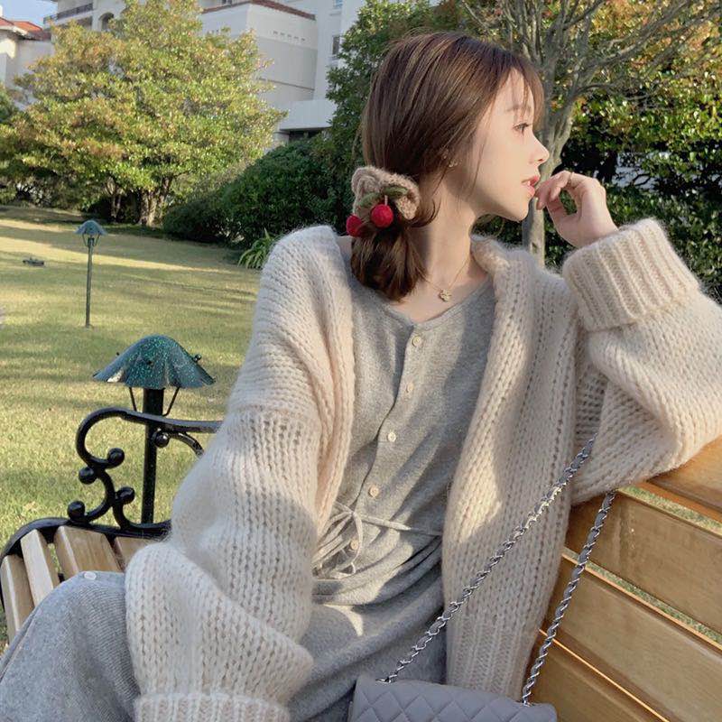 Autumn and winter Xianqi sweater coat women's cardigan, loose French lazy style retro Japanese mohair sweater