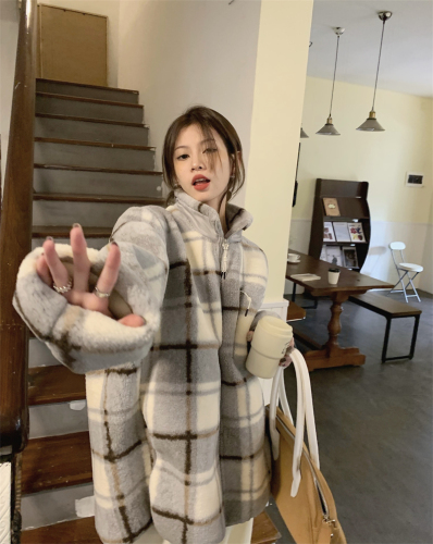2022 winter new style stand collar warm thickened plaid zipper fur coat