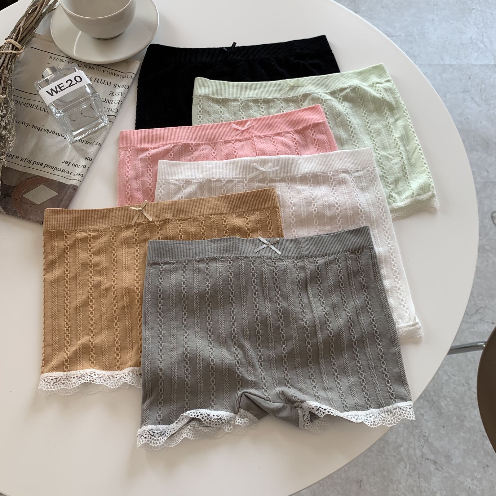 Real shooting and real price anti tarnish lace safety pants women's flat corner three-point safety pants with bottoms inside and shorts outside