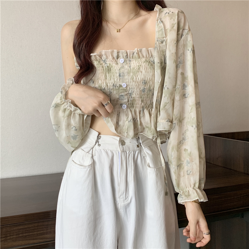 Real price and real shooting ~ New Korean ink printing sling ➕ V-neck Lantern Sleeve sunscreen two-piece set