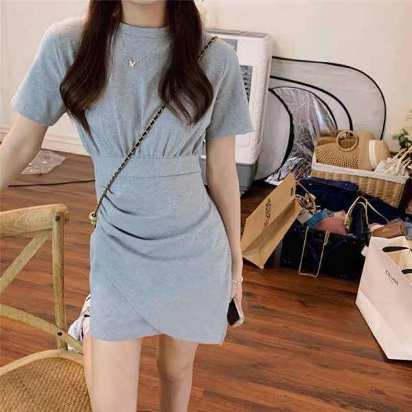 Dress 2022 summer design feeling niche French retro gentle wind fold irregular waist hip slim