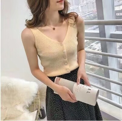 South Korea tab-mini spring / summer 2020 new sexy V-neck slim knitted sleeveless bottomed vest suspender