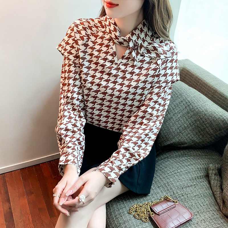 Spring new qianniao Plaid collar exquisite foreign style rabbit ear asymmetric collar blouse