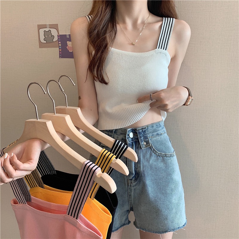 Summer women's net red foreign style suspender design sense T-shirt with vest inside, French short coat, knitted bottomed blouse