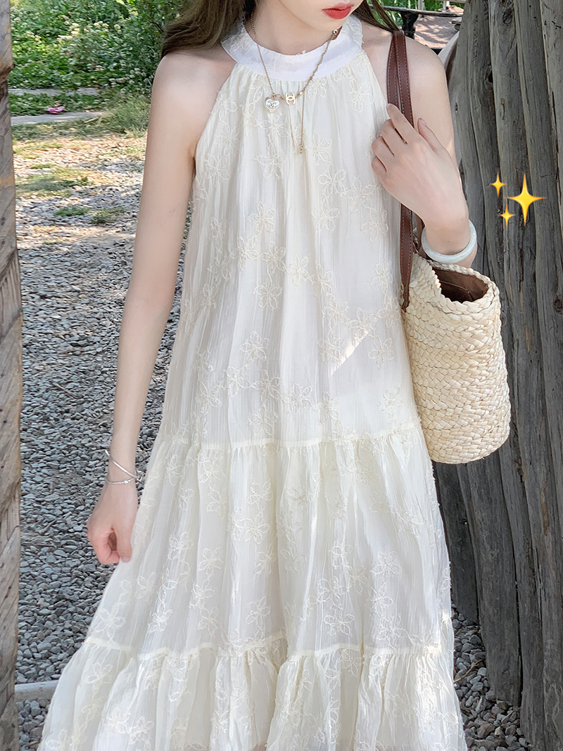 Real photos and real prices. Resort style lace halterneck dress. Summer new sexy sleeveless off-shoulder long skirt.