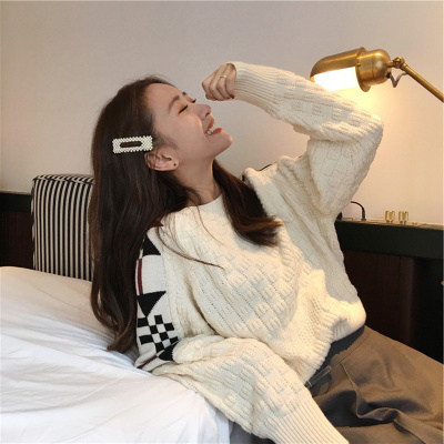 Autumn and winter 2020 New Retro short top women's design sense small Pullover Sweater Coat foreign style sweater