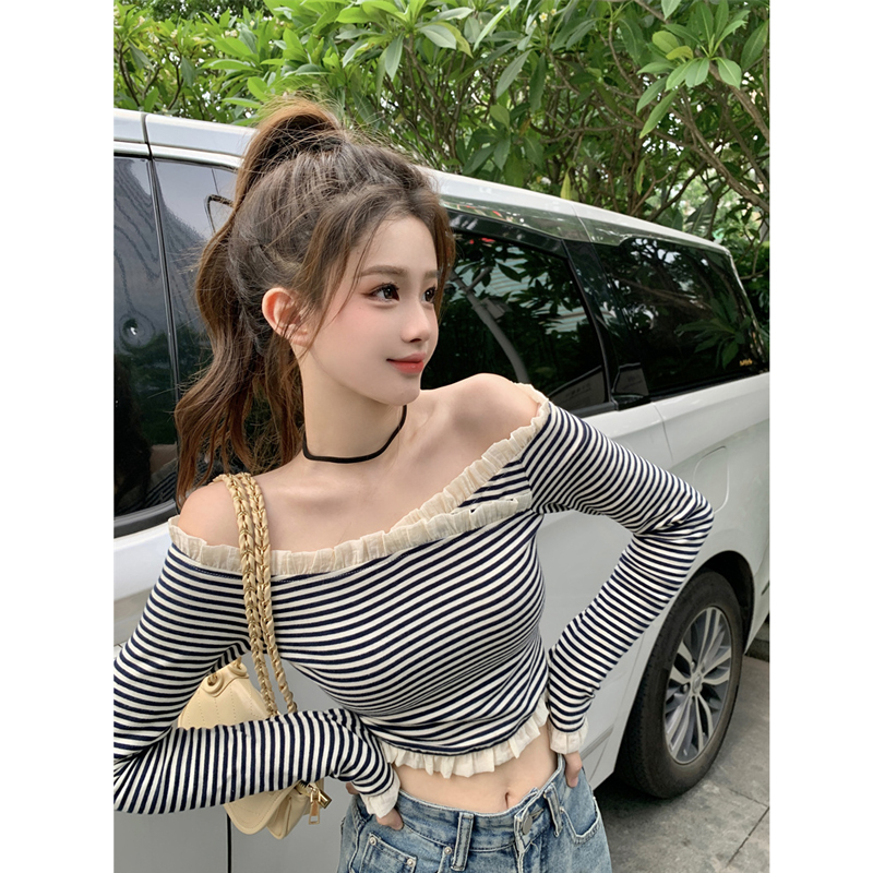 Sweet and spicy one-shoulder long-sleeved striped T-shirt women's early autumn new sexy BM slim lace chic short top