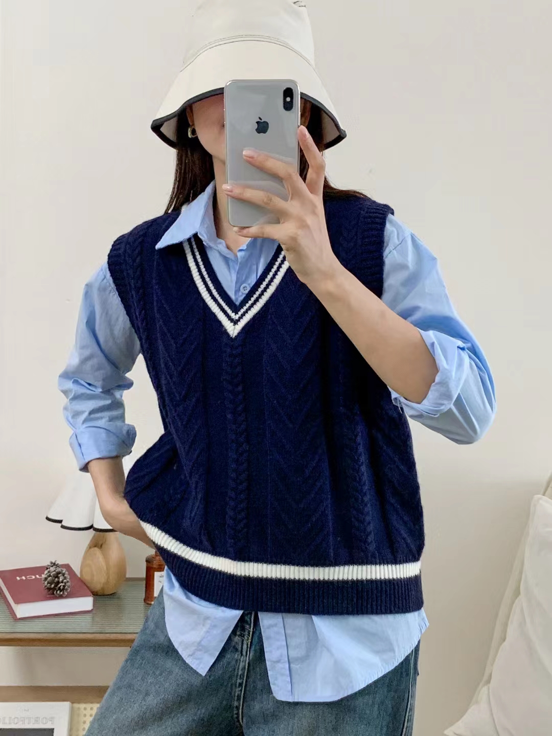Layered V-neck Loose Fit Knit Vest for Spring and Autumn, South Korean Academic Style, Oversized and Versatile, Effortless Style, Sleeveless Women's Sweater
