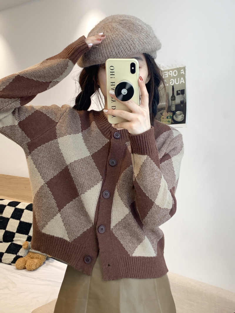 Real shooting real price Plaid knitted cardigan Korean version ins all-match college sweater