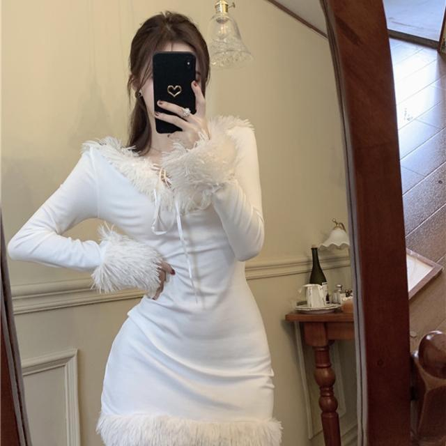 Design sense niche pure desire long-sleeved dress women's spring and autumn 2022 new white tight-fitting bag buttocks slim skirt