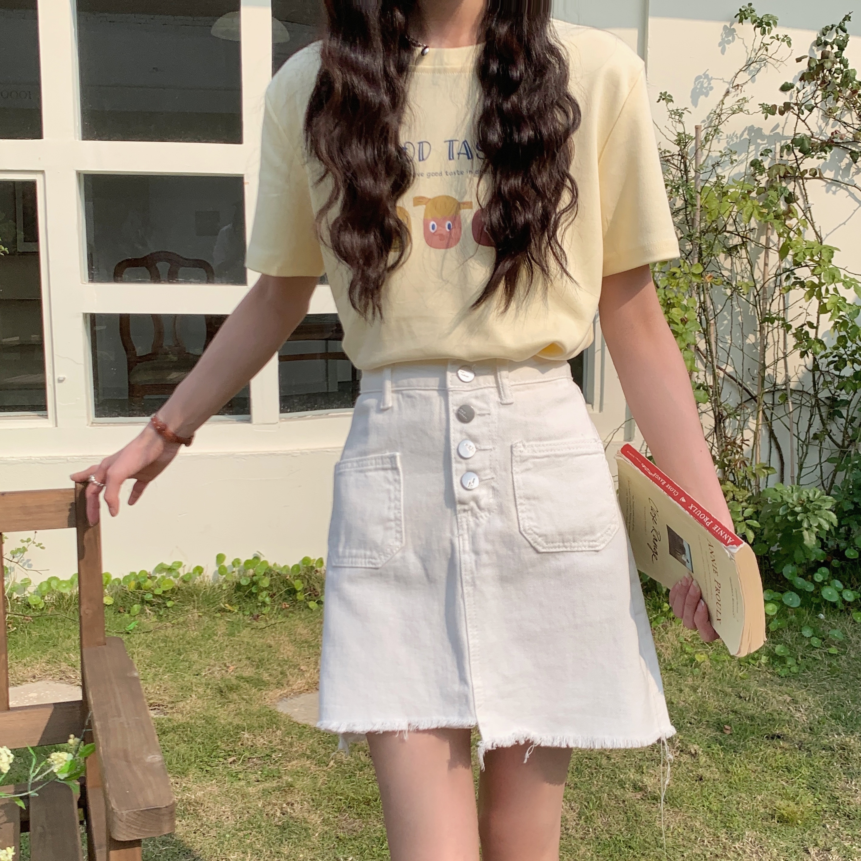 Real price real shooting ~ 2022 summer new design feeling high waist thin A-line skirt hip wrapped denim white skirt