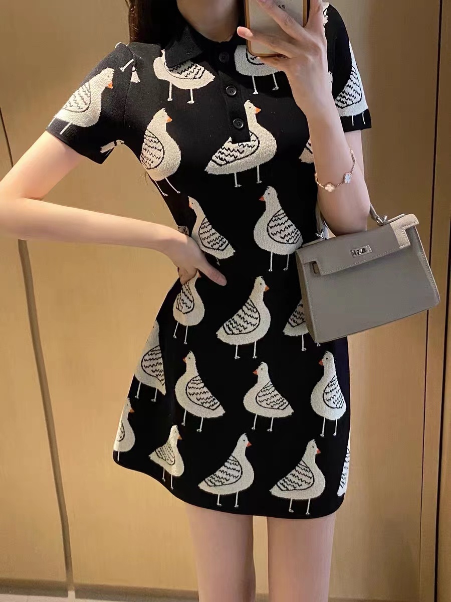 Black small fragrance dress women's summer 2022 new French design sense of niche slim Polo skirt