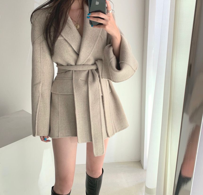 Autumn and winter new Korean light mature wind lace up waist slim suit collar Western wool suit coat