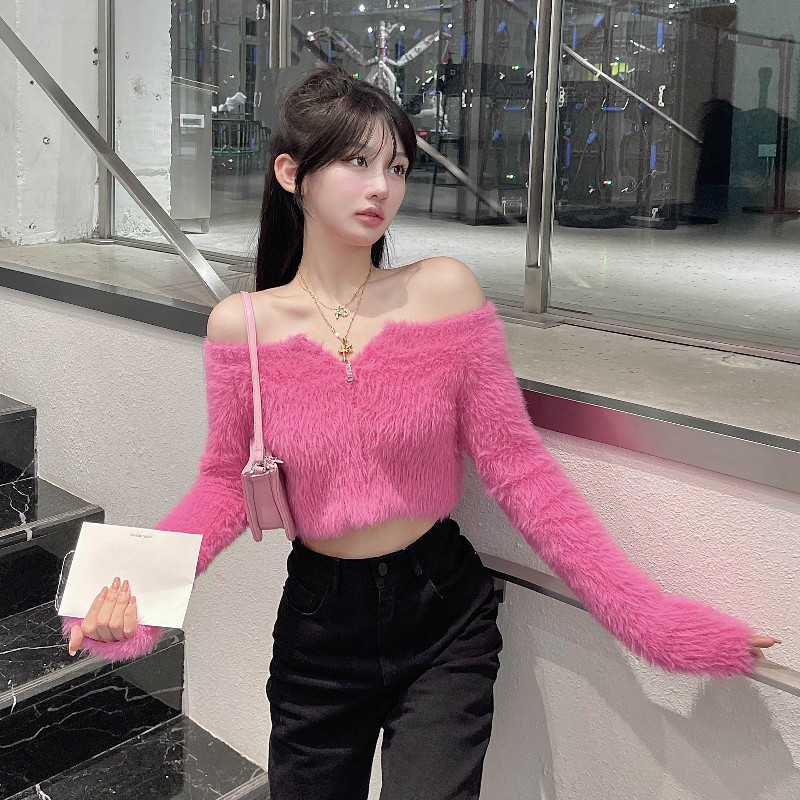 2022 spring new Korean version of the hot girl pure desire cardigan sweater women's design Western style off-the-shoulder fluffy top trendy