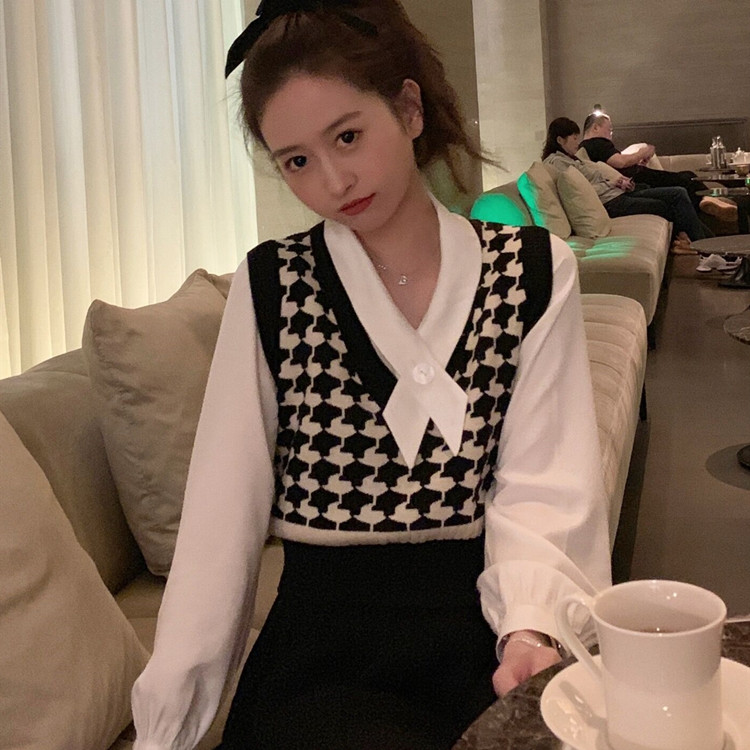 Autumn Korean Vintage sleeveless diamond V-neck vest loose and versatile knitted women's overlapping vest