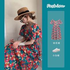 Skirt female summer 2022 new large women's dress fat sister oil painting broken flower skirt first love retro gentle dress