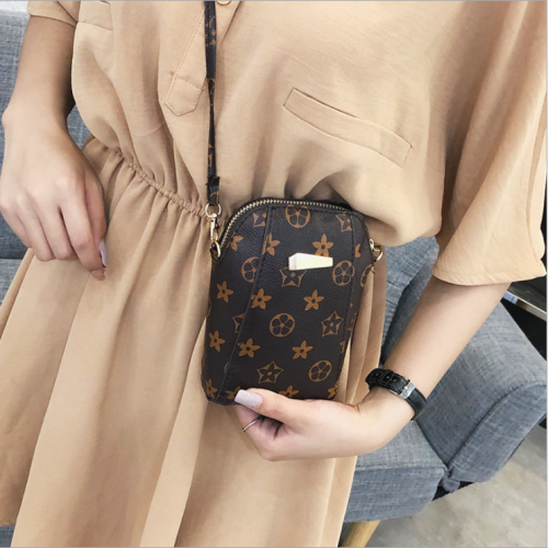 2021 summer Korean fashion women's single shoulder bag printing chain Mini shell mobile phone bag change slung bag
